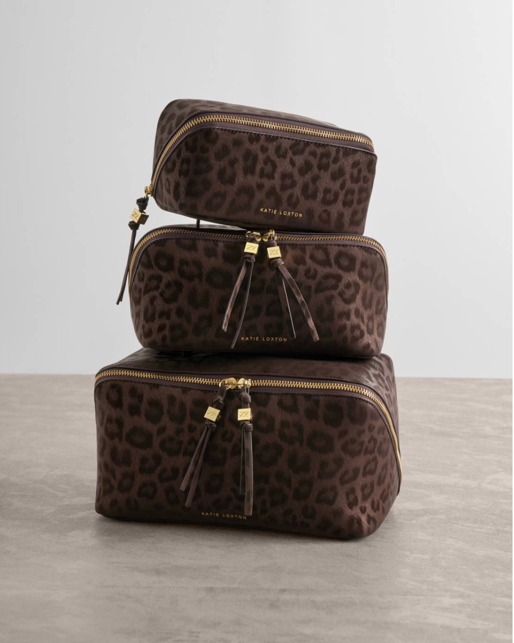 Katie Loxton | Chocolate Leopard Soho Large Makeup & Wash Bag