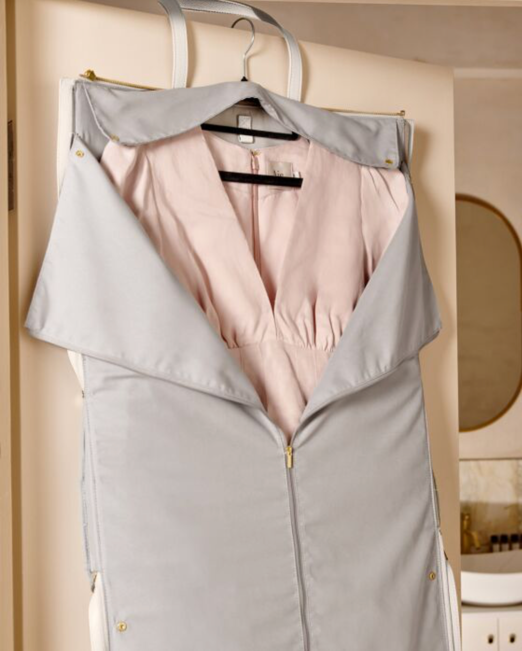 Katie Loxton | Off White Fold-Out Garment Weekend Bag